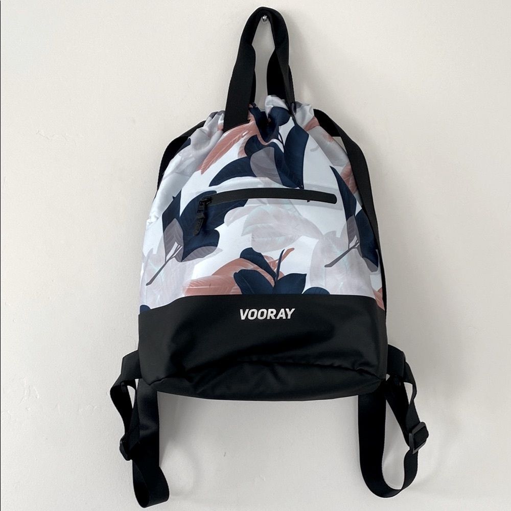 Vooray Beautiful Blue Floral Drawstring Yoga Backpack Vacation Boho Coastal NWOT